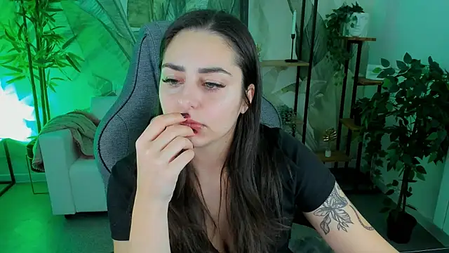 Snapshot of ValeriiMills chatting on January 7, 2026, 2:33 pm ValeriiMills online show from January 7, 2026, 2:33 pm