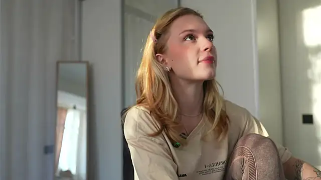 Cyberheart  online show from October 4, 2025, 2:07 pm