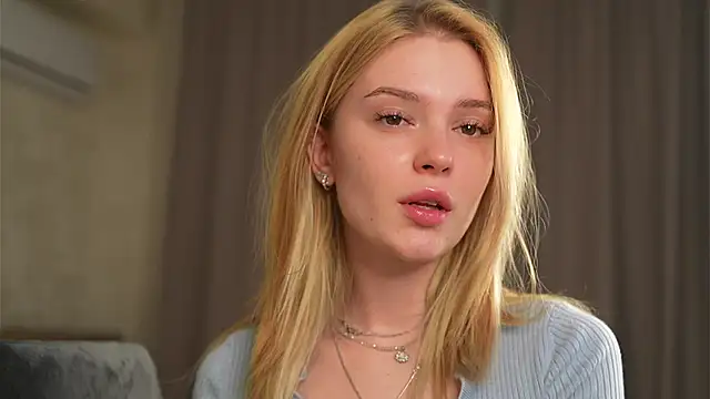 Cyberheart  online show from September 13, 2025, 5:02 pm