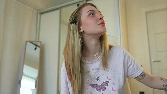 Cyberheart  online show from March 21, 2025, 1:23 pm