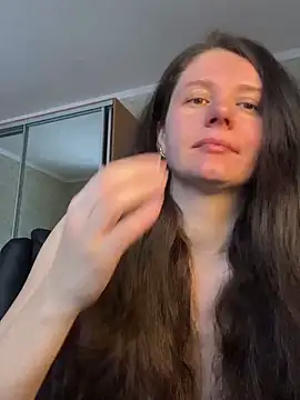 Snapshot of MariannaSida chatting on February 5, 2026, 8:32 am MariannaSida online show from February 5, 2026, 8:32 am