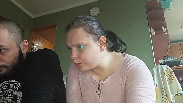 Snapshot of SweetPiggyx chatting on April 23, 2026, 12:29 pm SweetPiggyx online show from April 23, 2026, 12:29 pm