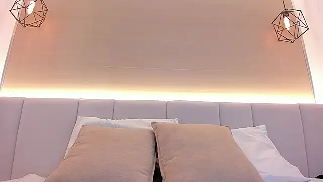 FreyaZimmerman  online show from February 17, 2026, 7:55 pm