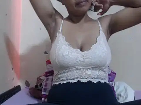 Snapshot of Anialovie chatting on February 11, 2025, 6:08 am Anialovie online show from February 11, 2025, 6:08 am