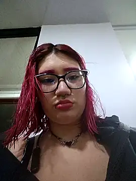 Cerecitaa02  online show from April 17, 2026, 11:40 pm