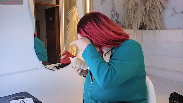 Cerecitaa02  online show from April 13, 2026, 11:53 pm