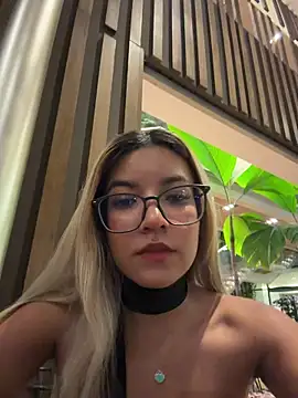 Pretty roxxyy online show from February 22, 2026, 1:30 am