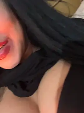 QueenLujaine online show from April 12, 2026, 8:56 pm