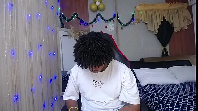 Snapshot of black_king_241 chatting on January 19, 2026, 3:54 am black king 241 online show from January 19, 2026, 3:54 am