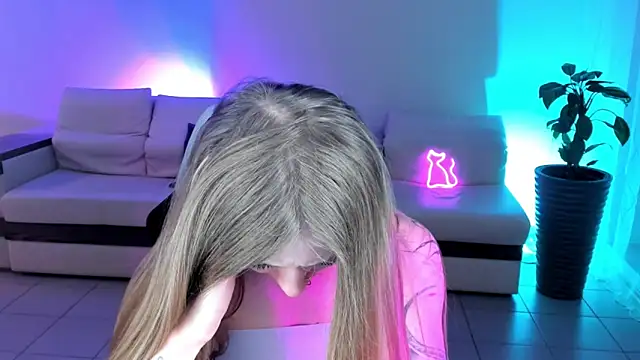 SweetMeeow online show from December 15, 2025, 1:22 am