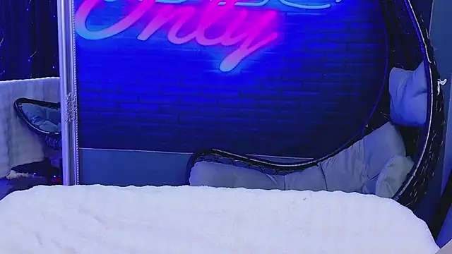 AlessiaCroft online show from April 2, 2026, 4:08 am