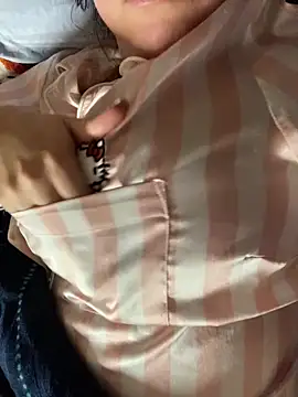 w3tkittty online show from February 28, 2026, 4:23 am