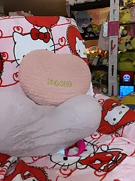 w3tkittty online show from July 2, 2026, 3:23 am