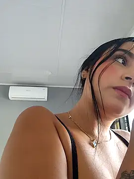 Snapshot of Rosa_Warreen_ chatting on October 20, 2025, 12:49 pm Rosa Warreen online show from October 20, 2025, 12:49 pm