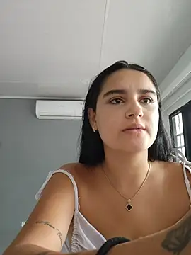 Snapshot of Rosa_Warreen_ chatting on October 30, 2025, 12:47 pm Rosa Warreen online show from October 30, 2025, 12:47 pm