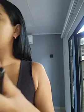 Snapshot of Rosa_Warreen_ chatting on November 2, 2025, 1:05 pm Rosa Warreen online show from November 2, 2025, 1:05 pm