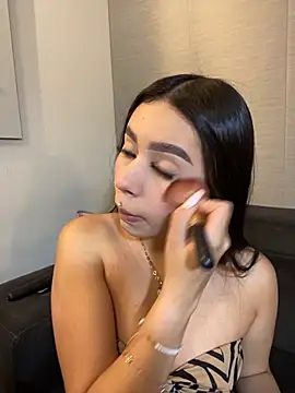 Cristina pinkk online show from November 7, 2025, 3:22 am