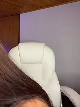 Cristina pinkk online show from April 5, 2026, 1:56 am