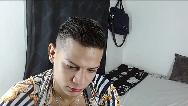 axce1 boy24 online show from October 8, 2025, 12:07 pm