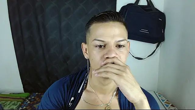 axce1 boy24 online show from October 21, 2025, 12:48 pm