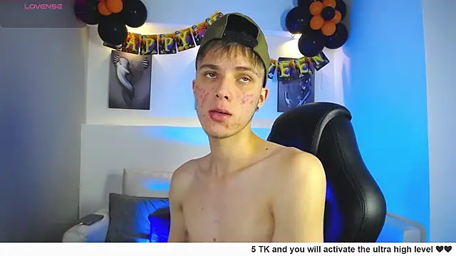 Snapshot of Robbin_Blaze chatting on October 16, 2025, 4:54 am Robbin Blaze online show from October 16, 2025, 4:54 am