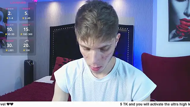 Snapshot of Robbin_Blaze chatting on October 5, 2025, 8:32 pm Robbin Blaze online show from October 5, 2025, 8:32 pm