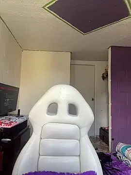 Baby  Otaku online show from September 19, 2025, 6:56 pm