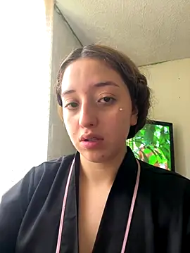 Baby  Otaku online show from September 12, 2025, 5:13 pm