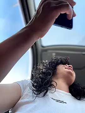 MeekyRich online show from April 4, 2026, 3:02 am