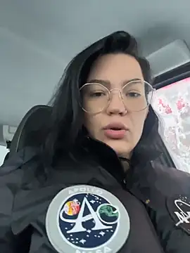 MeekyRich online show from November 24, 2025, 3:06 am