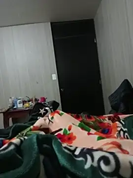 Snapshot of luuiss12 chatting on December 1, 2025, 6:47 am luuiss12 online show from December 1, 2025, 6:47 am