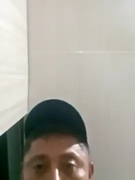 Snapshot of luuiss12 chatting on January 9, 2026, 12:06 am luuiss12 online show from January 9, 2026, 12:06 am