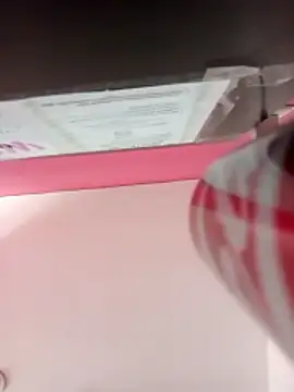 Snapshot of luuiss12 chatting on January 10, 2026, 9:43 pm luuiss12 online show from January 10, 2026, 9:43 pm