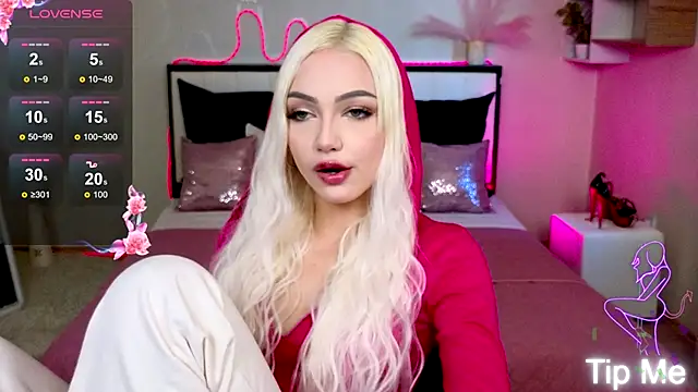 LinaLirian online show from September 20, 2025, 2:22 pm