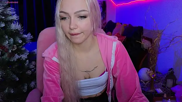 LinaLirian online show from January 11, 2026, 4:03 pm