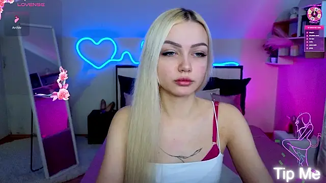 LinaLirian online show from February 11, 2026, 10:04 am