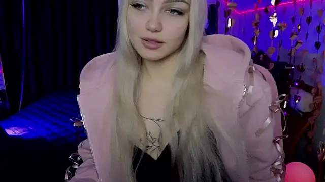 LinaLirian online show from March 23, 2026, 10:04 am