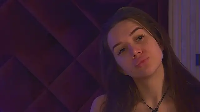 StacyHarland online show from October 6, 2025, 4:35 am