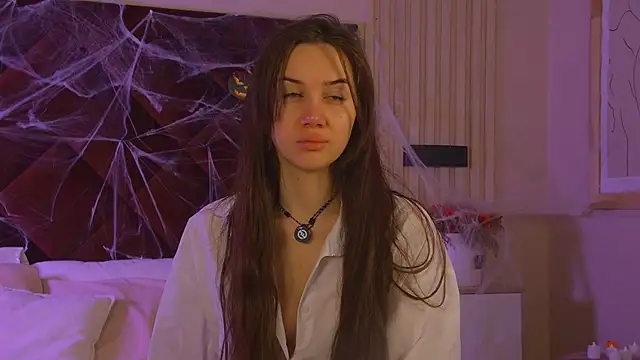 StacyHarland online show from October 25, 2025, 4:22 am