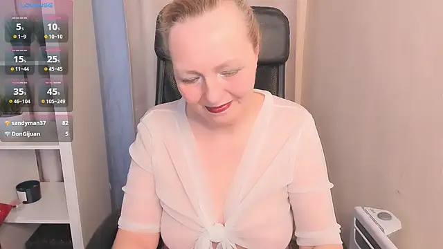 Snapshot of Karen_Villis chatting on January 19, 2026, 12:20 pm Karen Villis online show from January 19, 2026, 12:20 pm