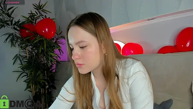 Candy Cansew online show from February 15, 2026, 1:06 am