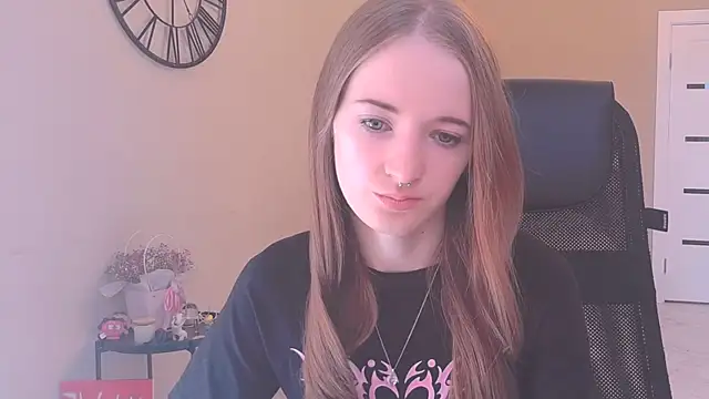 Snapshot of KateKayer chatting on September 18, 2025, 8:39 am KateKayer online show from September 18, 2025, 8:39 am