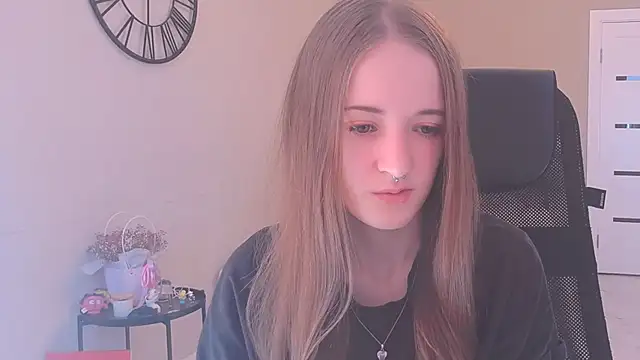 Snapshot of KateKayer chatting on September 23, 2025, 8:21 am KateKayer online show from September 23, 2025, 8:21 am
