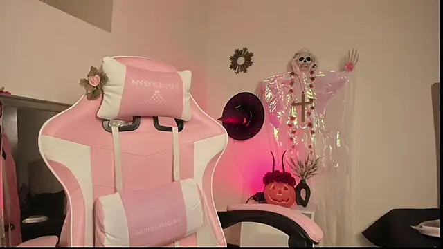 Paprika  online show from October 25, 2025, 6:41 pm