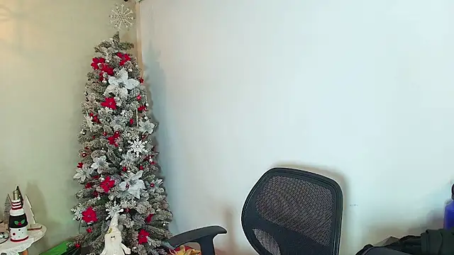 Snapshot of _Victoria_Collins chatting on December 20, 2025, 11:02 am Victoria Collins online show from December 20, 2025, 11:02 am