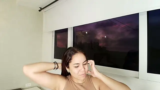 Snapshot of _Victoria_Collins chatting on November 8, 2025, 10:41 am Victoria Collins online show from November 8, 2025, 10:41 am