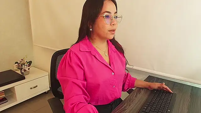 Snapshot of _Victoria_Collins chatting on October 16, 2025, 11:07 am Victoria Collins online show from October 16, 2025, 11:07 am