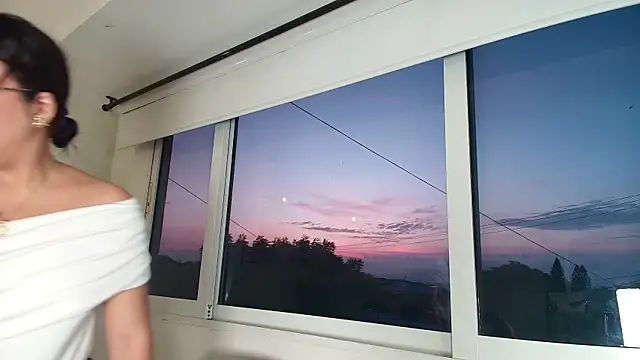 Snapshot of _Victoria_Collins chatting on November 15, 2025, 10:52 am Victoria Collins online show from November 15, 2025, 10:52 am