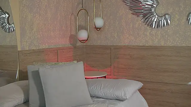 Susan wall online show from September 24, 2025, 1:17 pm