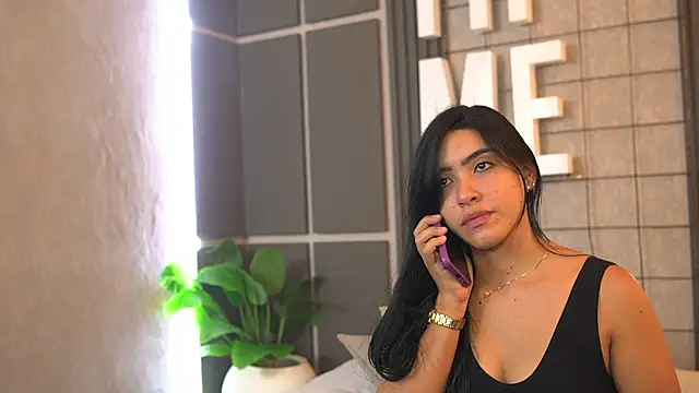 Susan wall online show from September 13, 2025, 1:22 pm